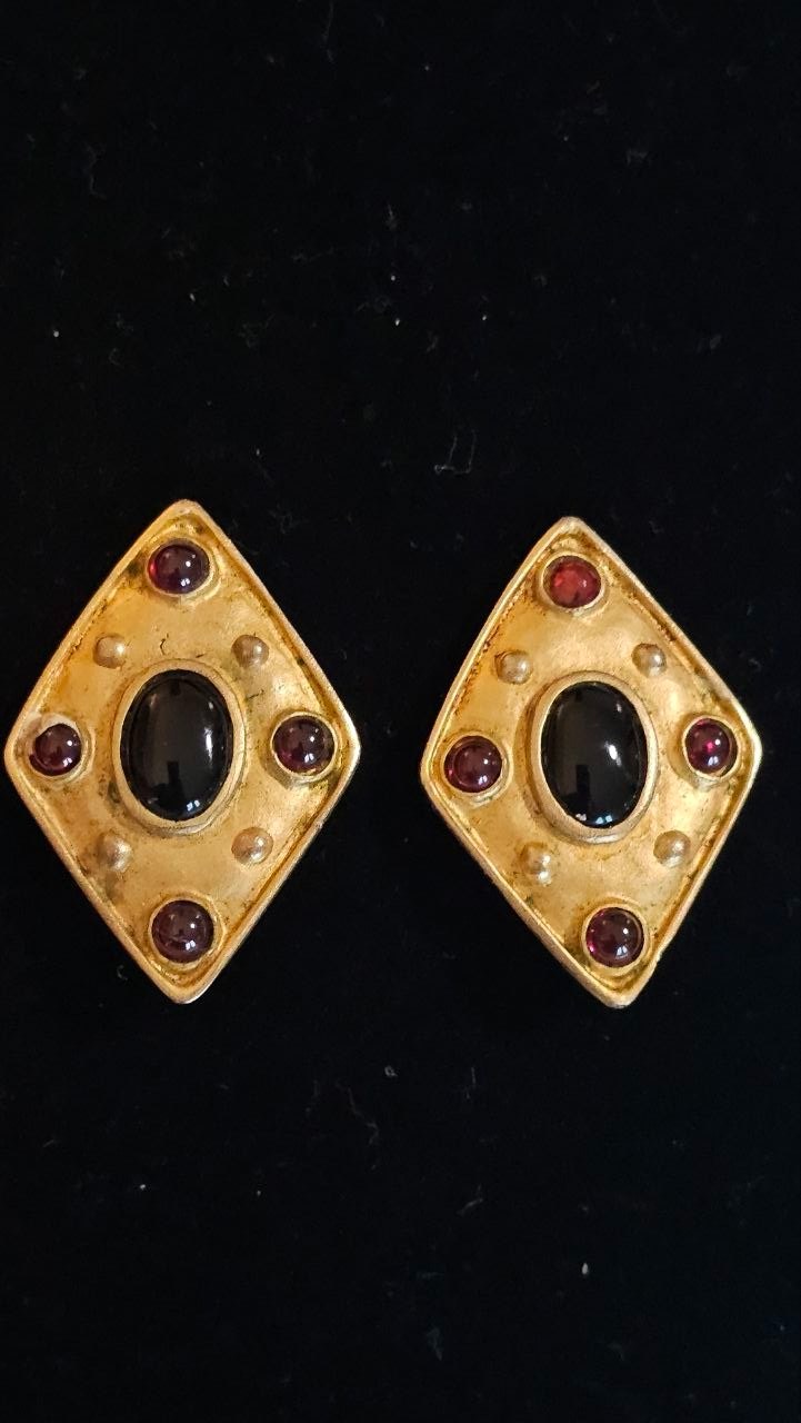 Vintage 1980s Gold Tone Diamond Shape Earrings | Black Cabochon & Red Garnet Glass | Byzantine Statement Clip-On Costume Jewelry view 3