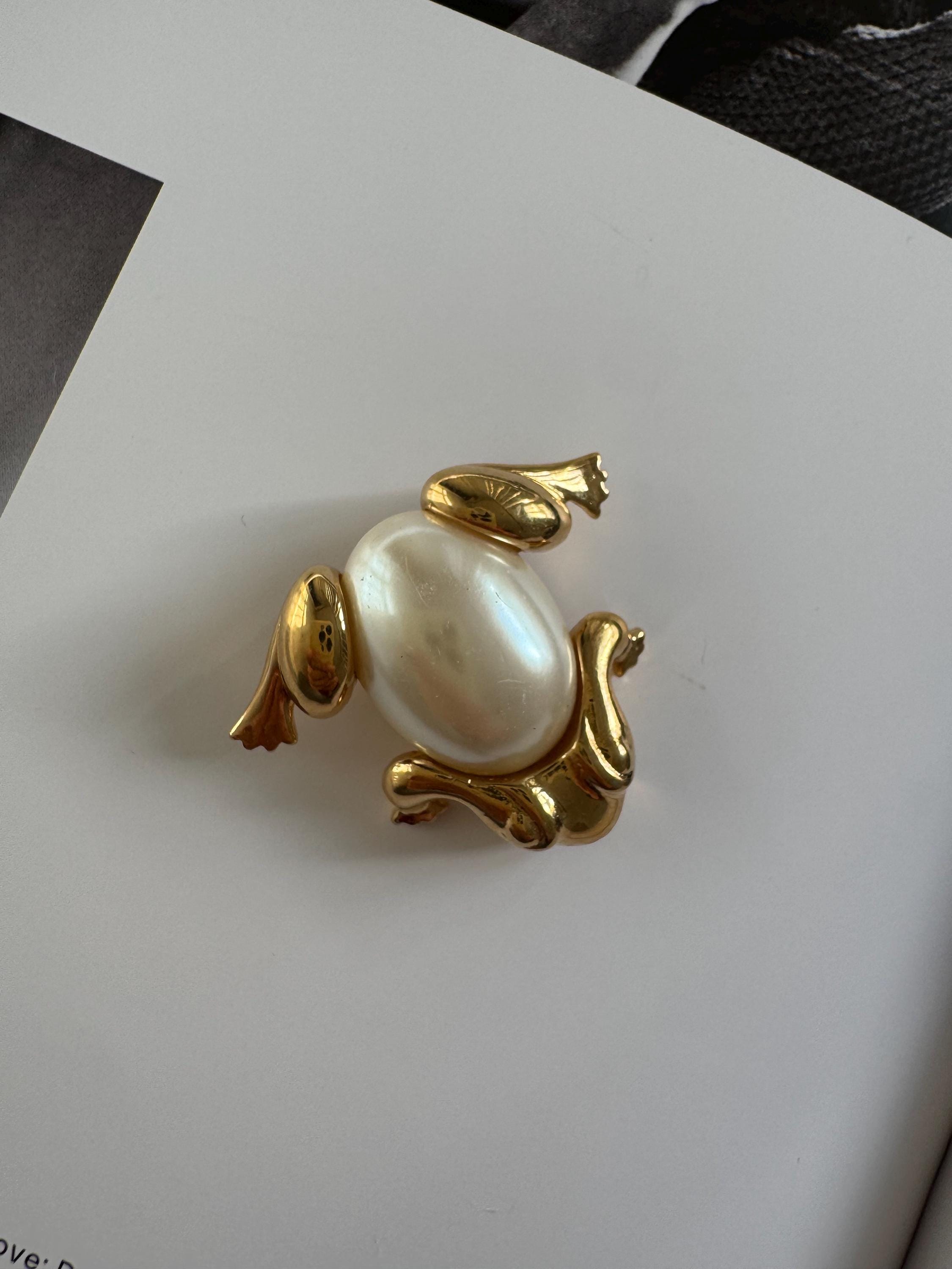 Vintage Marvella Lucky Frog Brooch